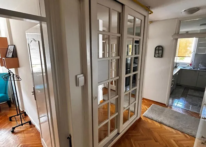 Jasmina With Free Garage